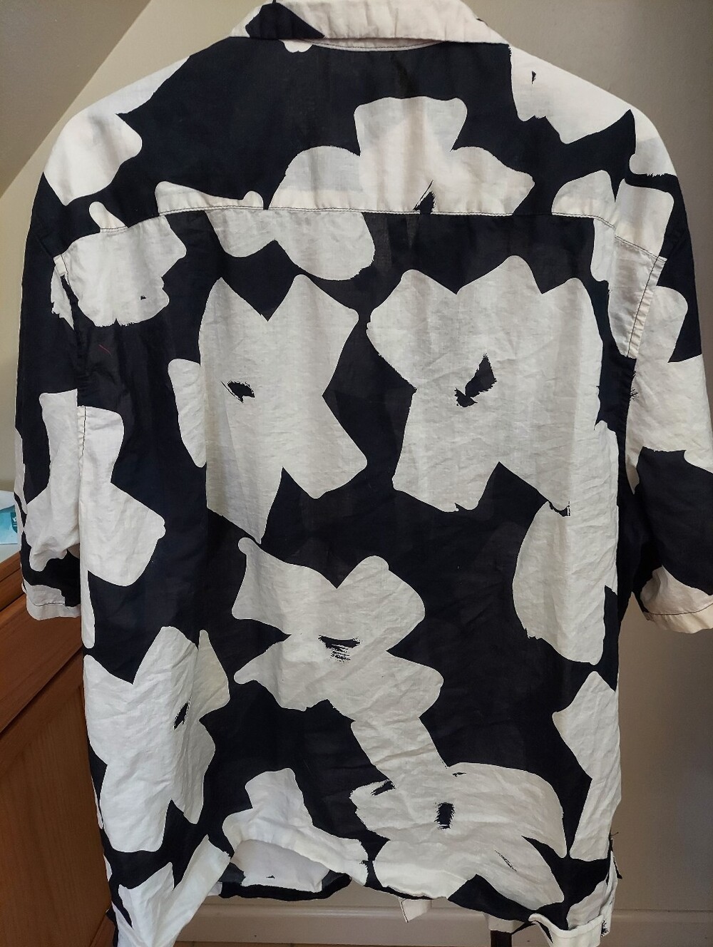 H&M Black Cream Floral Button-Front Shirt Regular-Fit Cotton Resort Shirt Sz XL - Picture 7 of 7